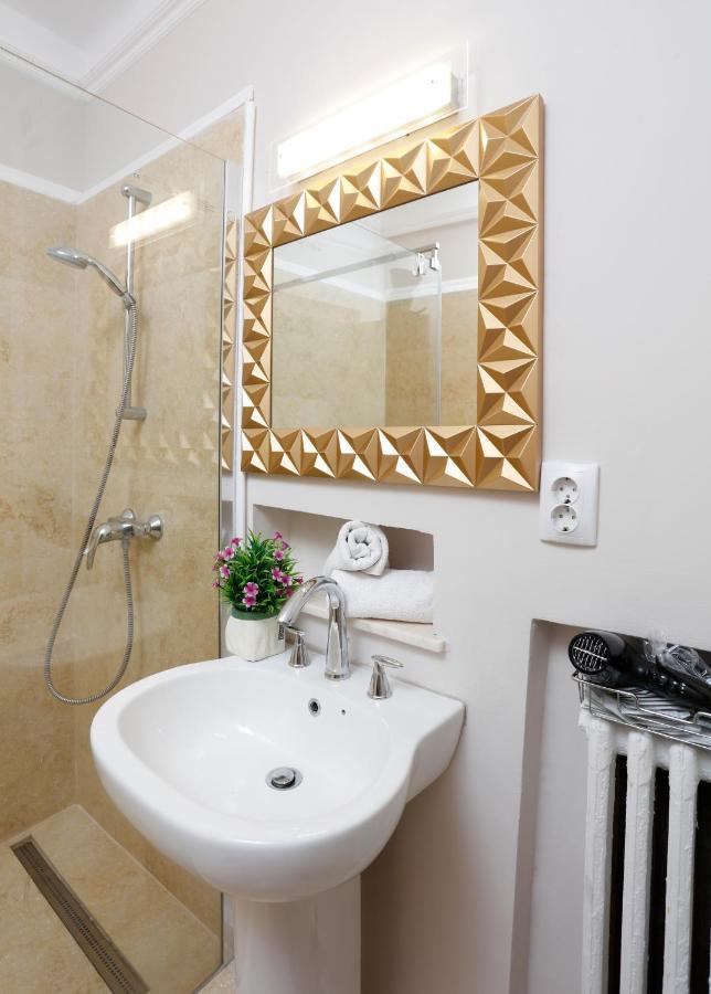 Grand Phillip Cismigiu Park Downtown Bucharest Apartment Екстериор снимка