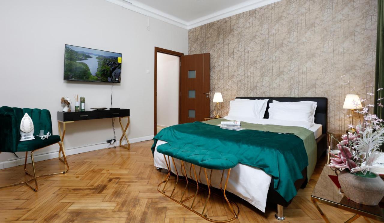 Grand Phillip Cismigiu Park Downtown Bucharest Apartment Екстериор снимка